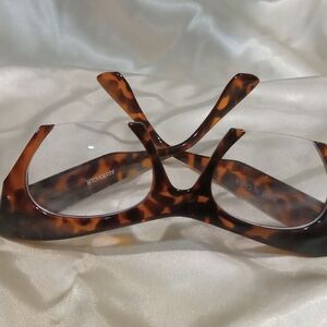 Elegant Tortoise Shell Women's GlassesNWOT
